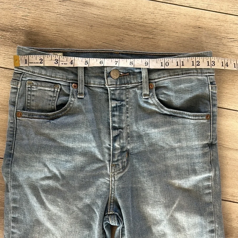 Levi’s premium denim size 26 straight leg ankle jeans